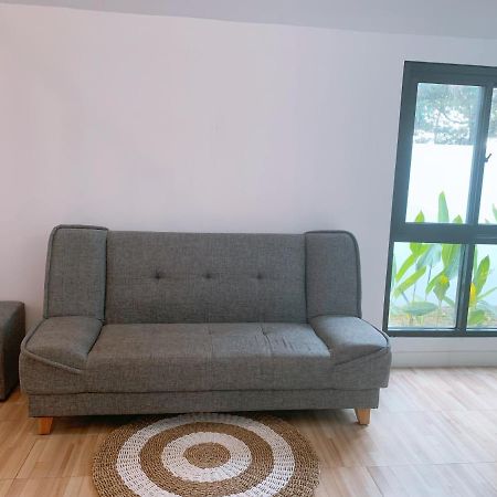Casa De Gaudi Lembang Villa Esterno foto