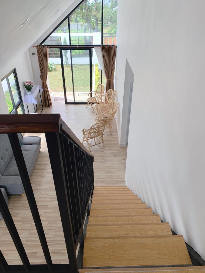 Casa De Gaudi Lembang Villa Esterno foto